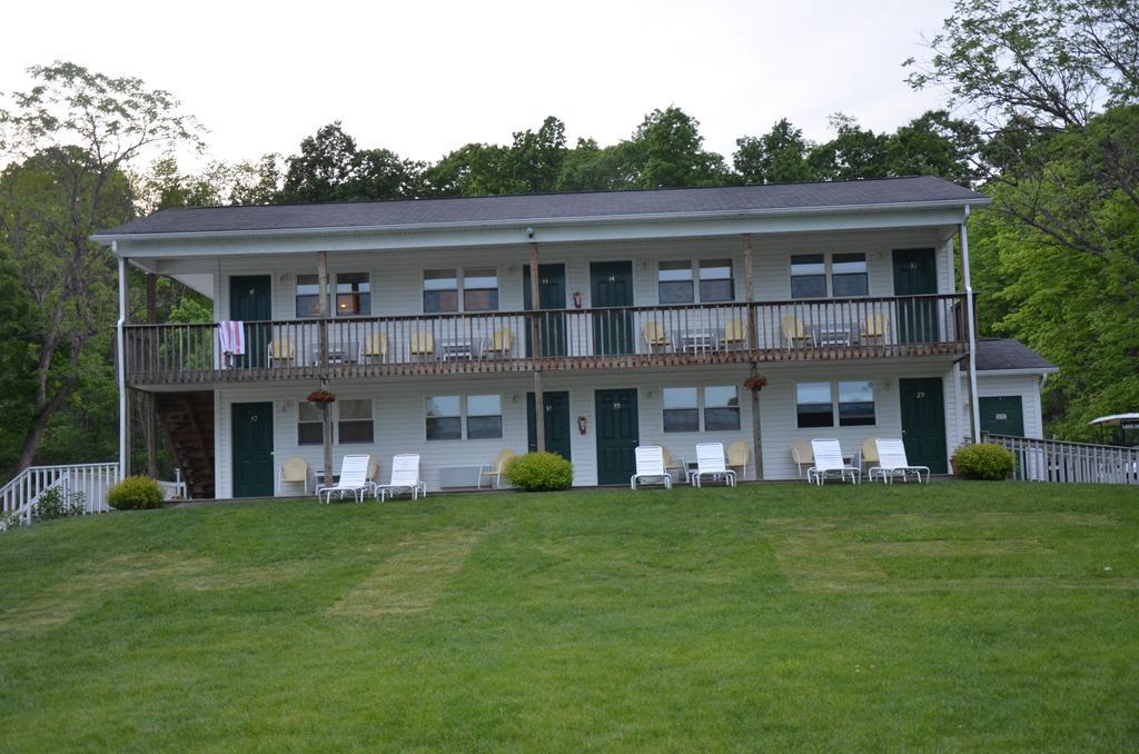 Lake View Motel Cooperstown Exterior photo