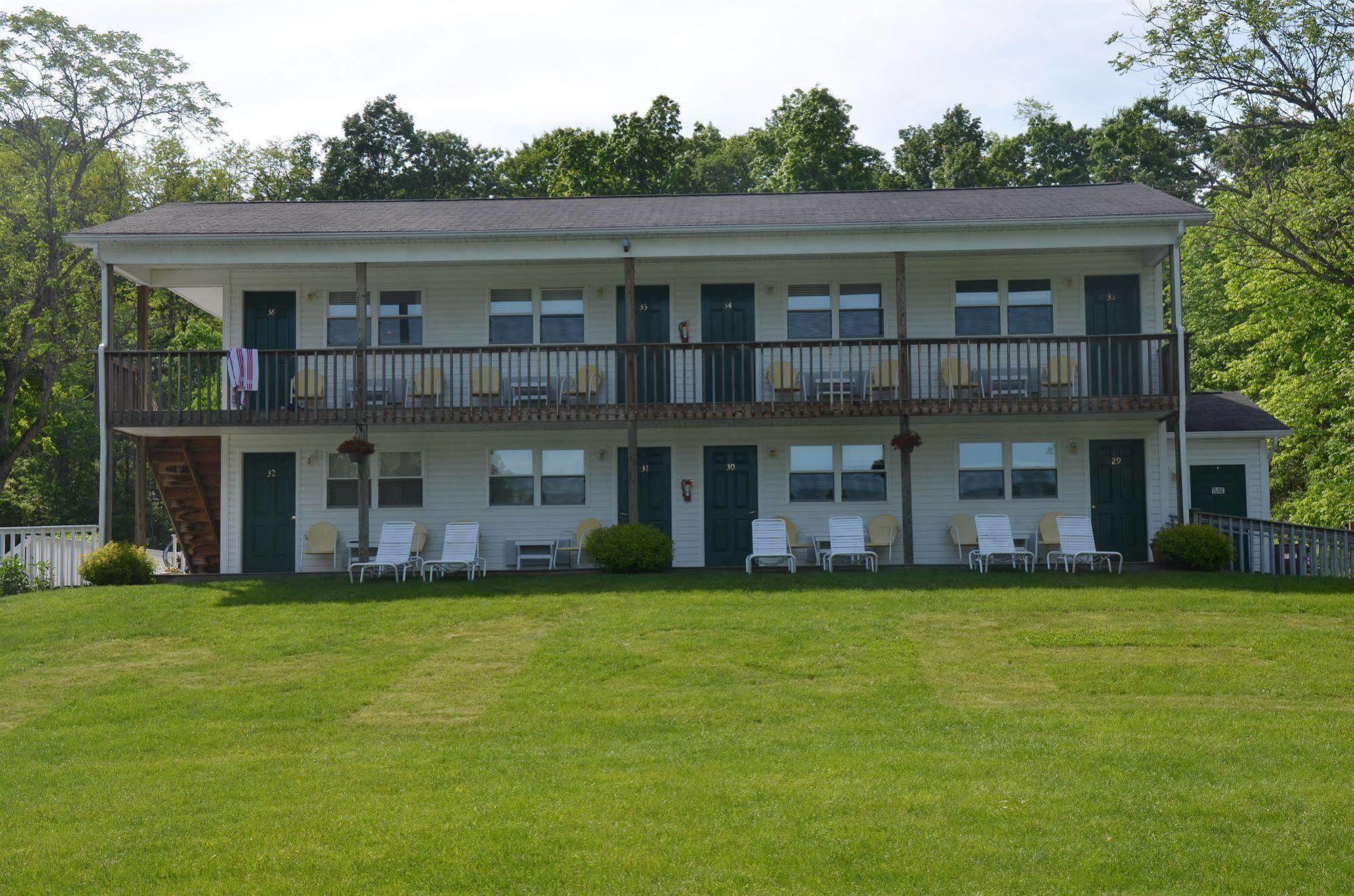 Lake View Motel Cooperstown Exterior photo