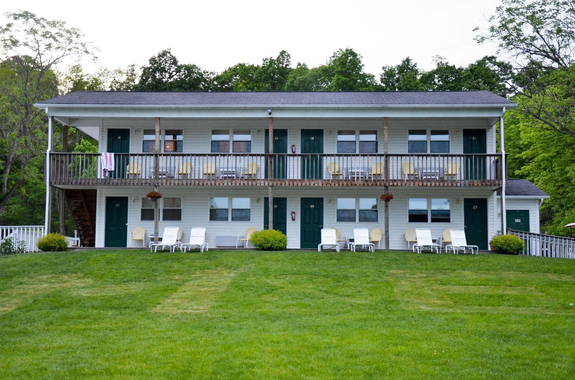 Lake View Motel Cooperstown Exterior photo