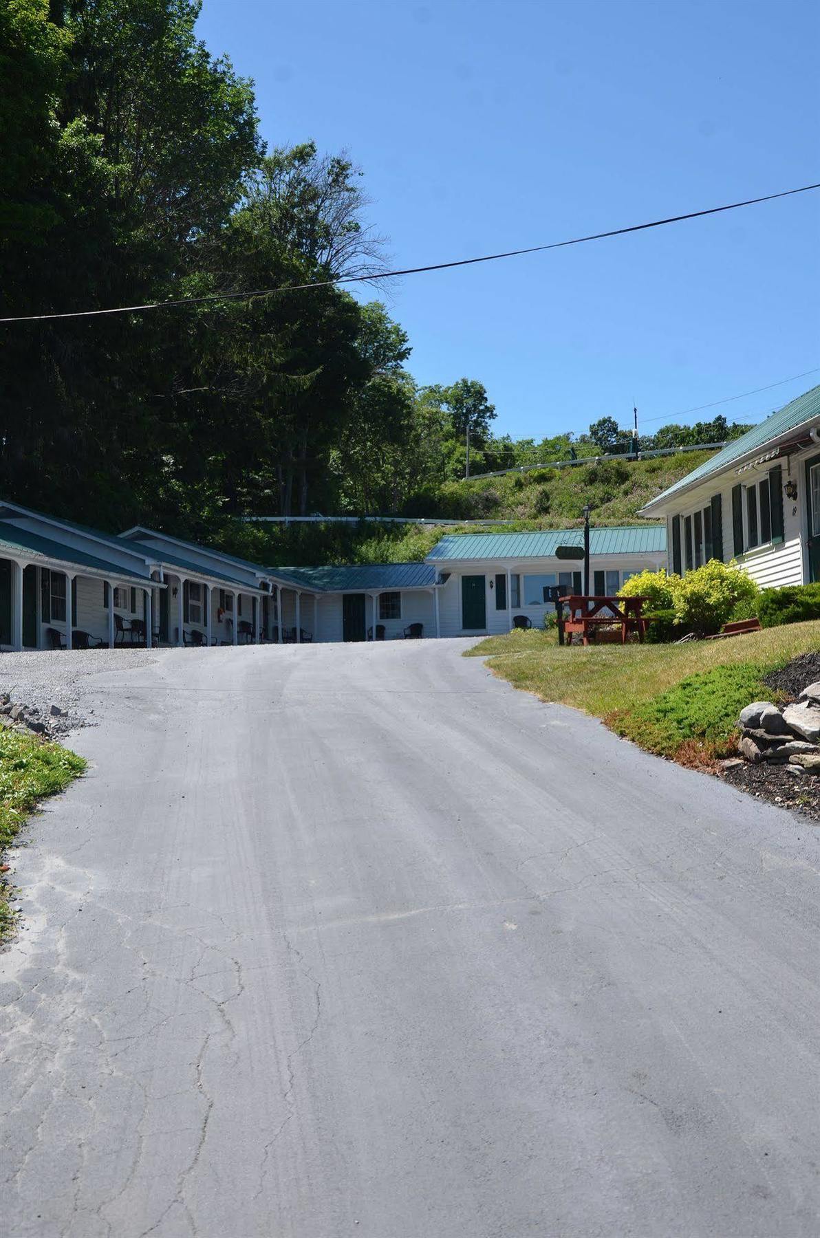 Lake View Motel Cooperstown Exterior photo